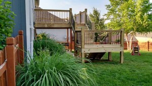 Wood deck with aluminum spindles